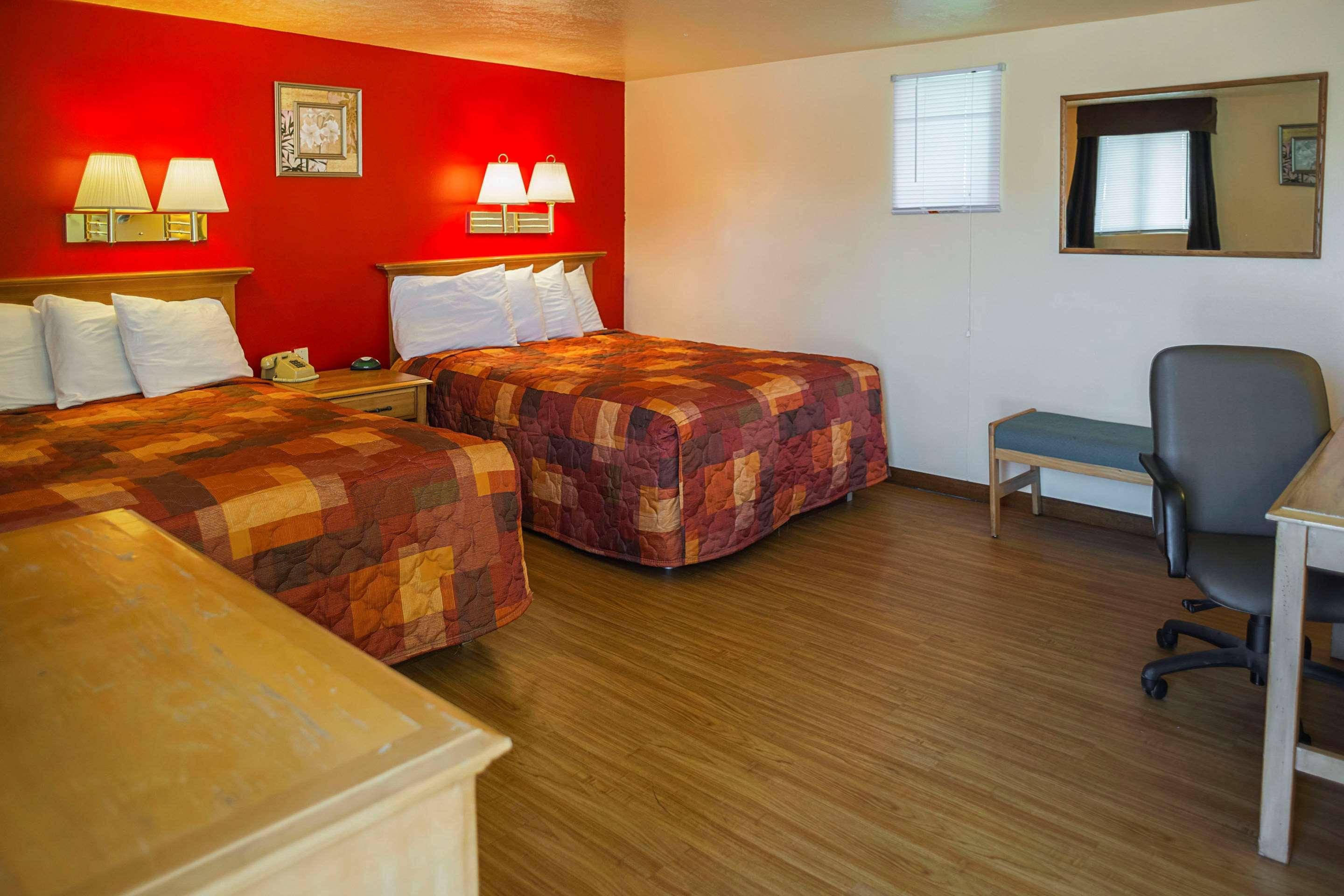 Rodeway Inn Buffalo Exteriör bild