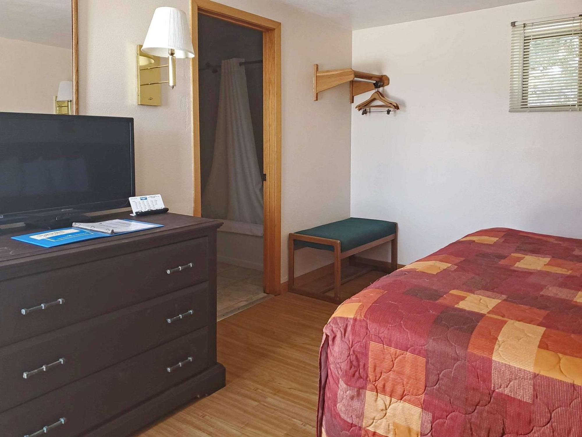 Rodeway Inn Buffalo Exteriör bild